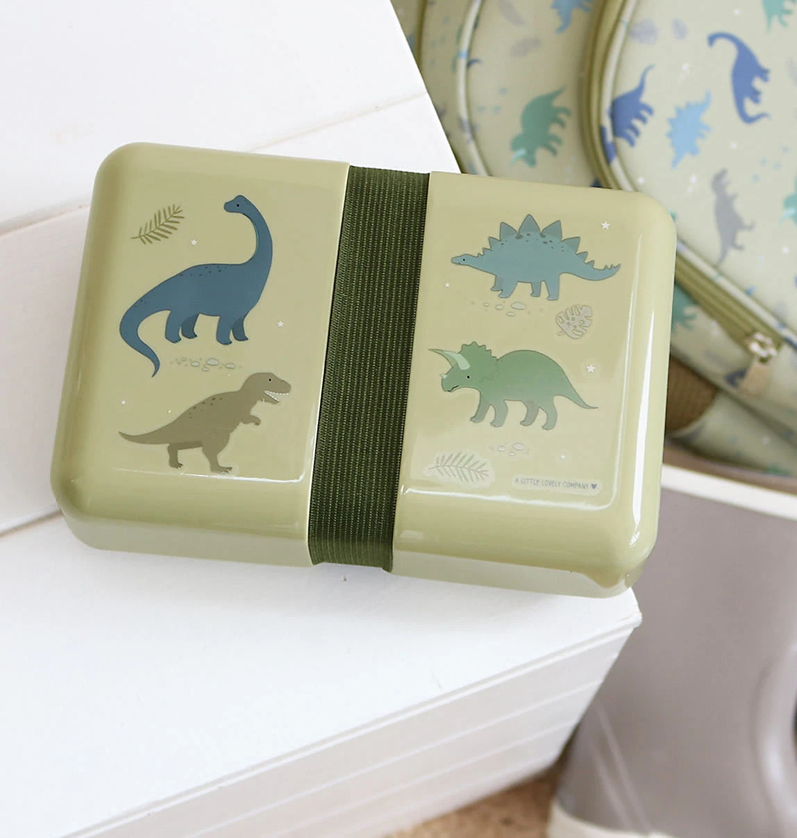 A Little Lovely Company Brotdose Dinos, Inkl. Halteband & Stickern 7 A Little Lovely Company Brotdose Dinos, Inkl. Halteband & Stickern – Bild 5