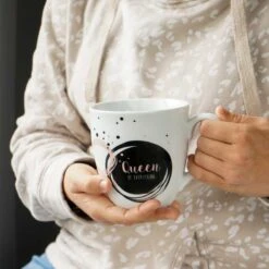 Jumbo Tasse Home Time Queen Of Everything 560ml -Heimische Küche geda labels jumbo tasse home time queen of everything 560ml 1